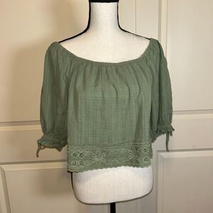 🟢 American Eagle Women's Green Eyelet Off Shoulder Puff Sleeve  Sz. XS